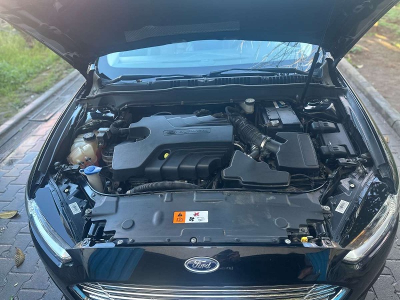 Car image 8
