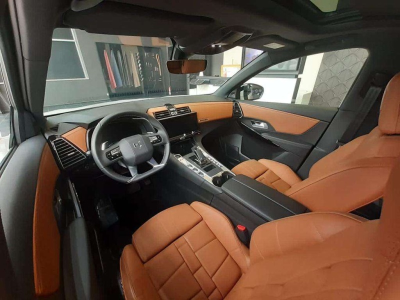 Car image 3