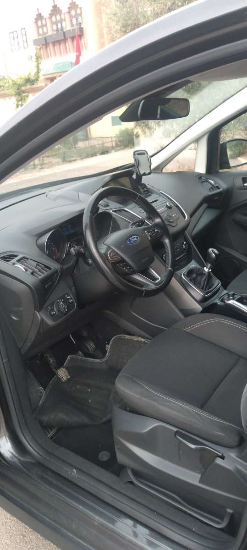 Car image 13