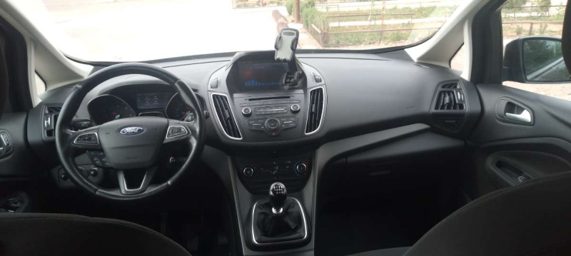 Car image 14