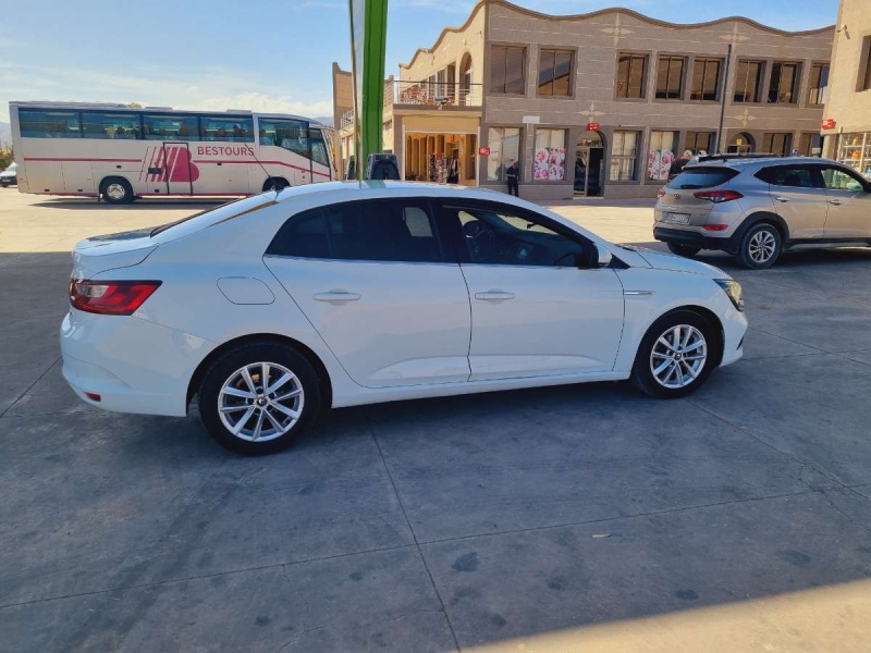 RENAULT MEGANE SEDAN