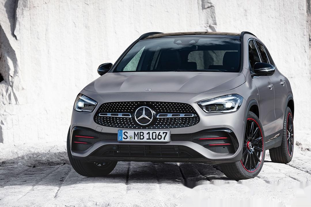 MERCEDES GLA